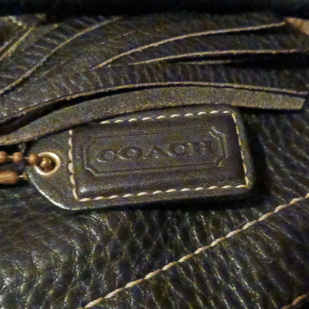 AUTHENTIC COACH Hampton Satchel & Wristlet - Picture 4 of 8